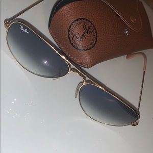 RAY-BAN
RB3025 AVIATOR GRADIENT